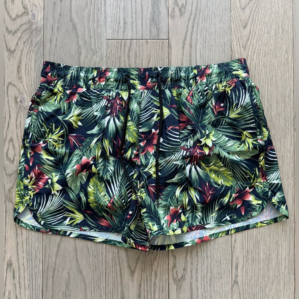 H&M Men’s Tropical Print Swim Trunks
